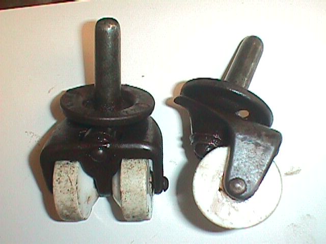 Antique Restoration Hardware, Castor